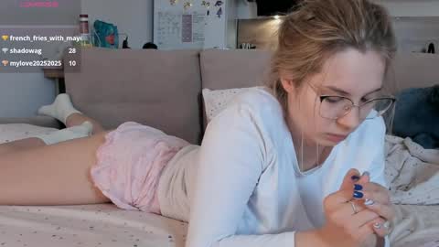 Snapshot of ms_foryou chatting on June 5, 2026, 6:52 am Ms ForYOU online show from June 5, 2026, 6:52 am
