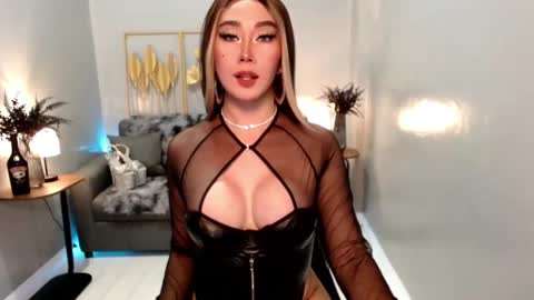 Snapshot of ms_lhaydeebunny chatting on March 8, 2025, 10:00 am Evon online show from March 8, 2025, 10:00 am