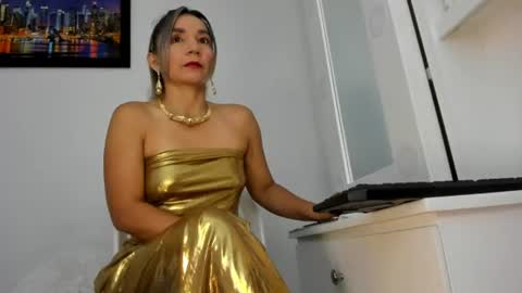 ms_lunarose online show from June 14, 2026, 5:26 pm