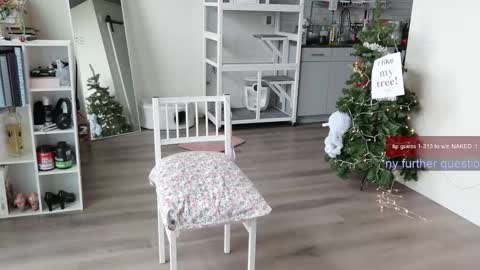 Snapshot of ms_mochii chatting on October 10, 2025, 6:40 pm R o r i SnapChat heyroriv2 wednesday - sunday Noon oclock mountain - 5pm mountain online show from October 10, 2025, 6:40 pm