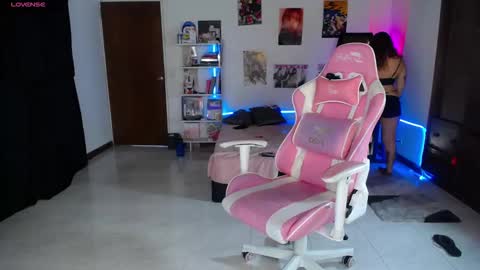 Snapshot of ms_ratuelita chatting on November 18, 2025, 6:45 pm Manuela3 online show from November 18, 2025, 6:45 pm