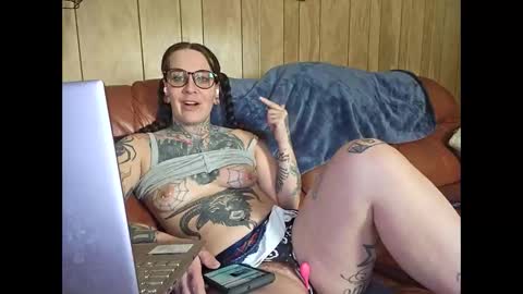 Snapshot of msbutcherwithasmile chatting on January 17, 2026, 4:22 pm Msbutcher online show from January 17, 2026, 4:22 pm