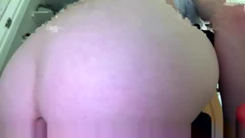 msfreckles92 online show from April 30, 2026, 4:35 pm