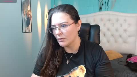 Jossie online show from May 5, 2026, 3:25 am