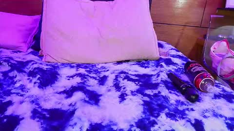 Snapshot of mssburbuja chatting on February 21, 2025, 6:18 am Manuela online show from February 21, 2025, 6:18 am