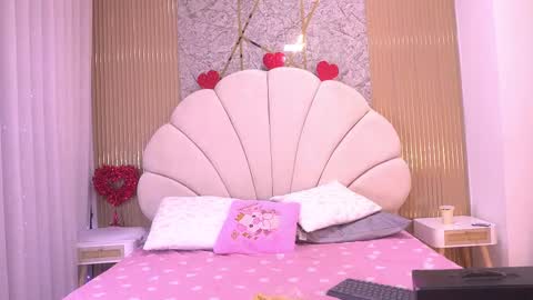 Manuela  online show from February 28, 2026, 3:18 am