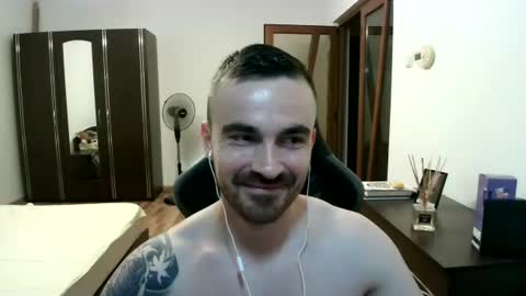 Snapshot of mu5clemania chatting on June 25, 2026, 8:35 pm Victor online show from June 25, 2026, 8:35 pm