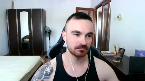 Snapshot of mu5clemania chatting on July 23, 2026, 7:28 am Victor online show from July 23, 2026, 7:28 am