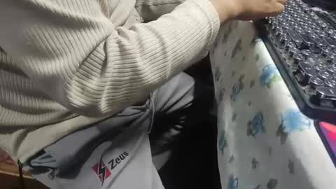 Snapshot of muchachosam chatting on September 19, 2025, 2:46 am zenon online show from September 19, 2025, 2:46 am