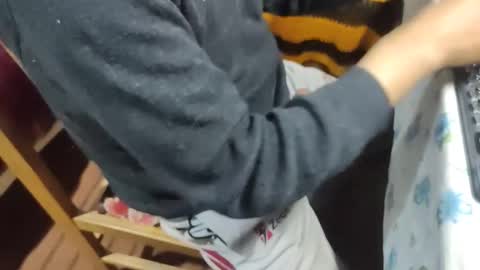 Snapshot of muchachosam chatting on October 4, 2025, 2:31 am zenon online show from October 4, 2025, 2:31 am