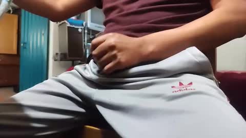 Snapshot of muchachosam chatting on November 24, 2025, 9:47 pm zenon online show from November 24, 2025, 9:47 pm