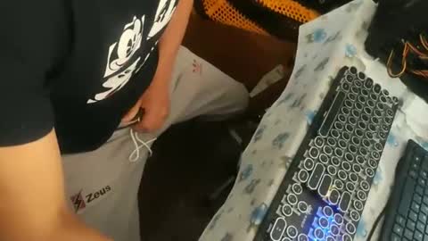 Snapshot of muchachosam chatting on December 14, 2025, 6:56 pm zenon online show from December 14, 2025, 6:56 pm