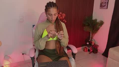 Snapshot of mulata_ch chatting on June 25, 2026, 1:38 am HEY GUYS IF YOU LIKE SEXY SHOW YOU ARE IN THE CORRECT PLACE CU WENESDAY PVT OPEN TRANSMISSION TIME 5 PM - 10 PM COLOMBIA online show from June 25, 2026, 1:38 am