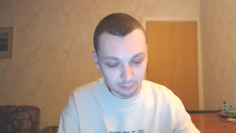 Snapshot of multiply1 chatting on December 18, 2025, 3:01 am Erik online show from December 18, 2025, 3:01 am