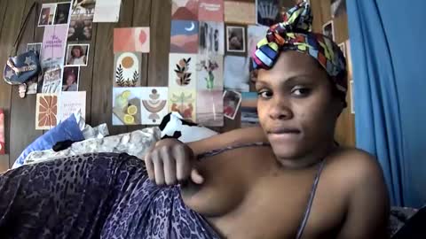 mumnxdor online show from December 15, 2025, 4:11 pm