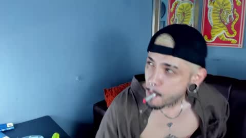 Snapshot of murdockh chatting on May 15, 2026, 2:18 am murdok online show from May 15, 2026, 2:18 am