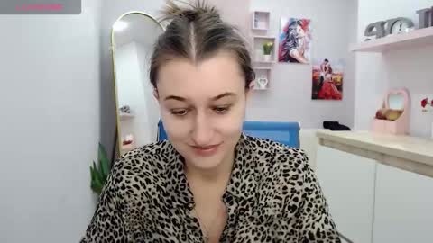 Snapshot of muriel_elvin chatting on October 6, 2025, 9:18 am muriel_elvin online show from October 6, 2025, 9:18 am
