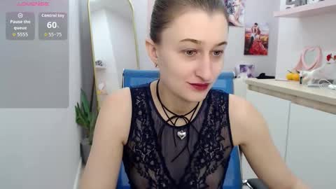 Snapshot of muriel_elvin chatting on November 28, 2025, 9:45 am muriel_elvin online show from November 28, 2025, 9:45 am