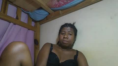 Snapshot of murielleee chatting on April 1, 2026, 9:10 am murielleee online show from April 1, 2026, 9:10 am