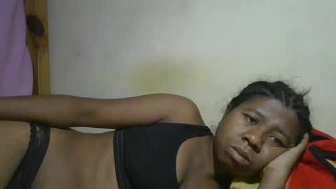 Snapshot of murielleee chatting on April 1, 2026, 2:47 pm murielleee online show from April 1, 2026, 2:47 pm