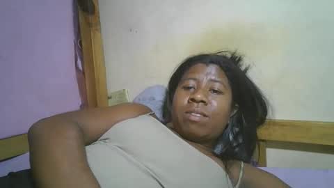 Snapshot of murielleee chatting on April 17, 2026, 8:39 am murielleee online show from April 17, 2026, 8:39 am
