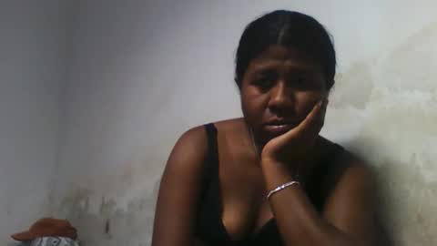 Snapshot of murielleee chatting on May 13, 2026, 7:55 pm murielleee online show from May 13, 2026, 7:55 pm