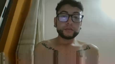 Snapshot of murphy585931 chatting on December 17, 2025, 3:23 am murphy585931 online show from December 17, 2025, 3:23 am