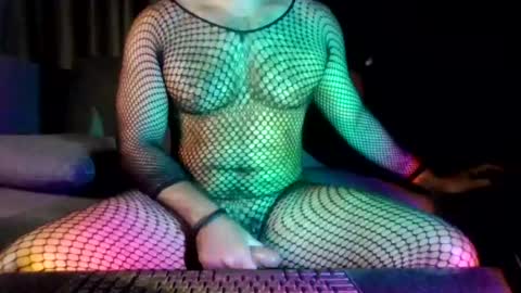 Snapshot of muscbttmbitch chatting on July 8, 2026, 6:01 pm muscbttmbitch online show from July 8, 2026, 6:01 pm
