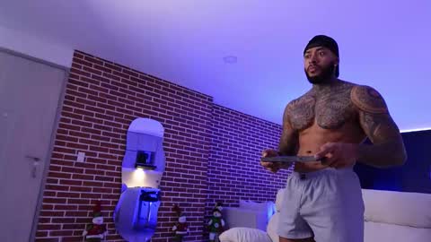 Snapshot of muscle_man19 chatting on December 16, 2025, 12:43 pm Nick online show from December 16, 2025, 12:43 pm