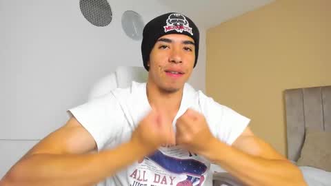 muscle scott online show from September 9, 2025, 11:54 am