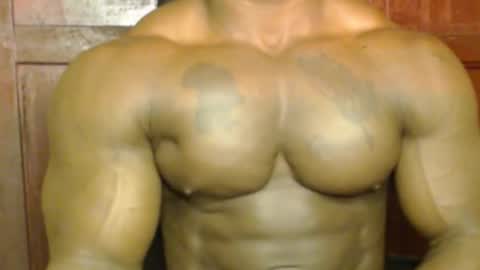musclegod23 online show from September 26, 2025, 2:26 am