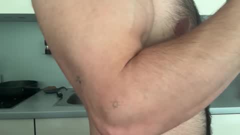 Snapshot of musclehair3 chatting on June 6, 2026, 8:52 am musclehair3 online show from June 6, 2026, 8:52 am