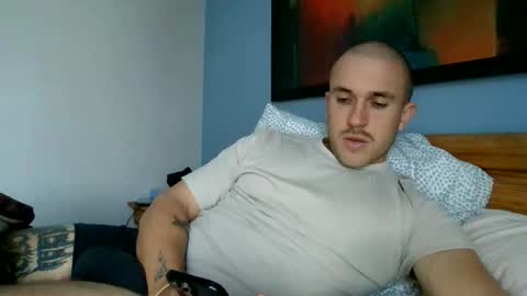 Snapshot of muscleshow00 chatting on November 15, 2025, 12:34 pm muscleshow00 online show from November 15, 2025, 12:34 pm