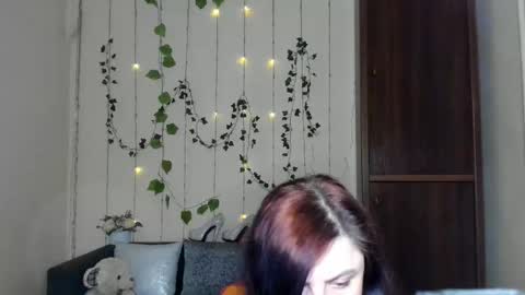 Jeneva online show from April 30, 2026, 8:57 pm