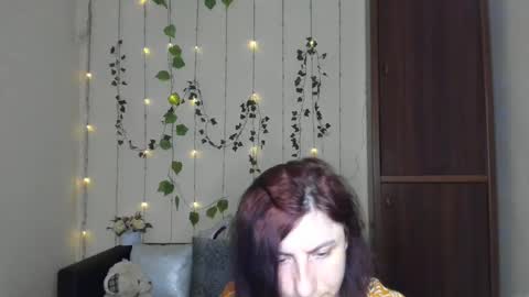 Jeneva online show from May 4, 2026, 6:04 pm