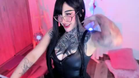 Snapshot of musedreams chatting on December 21, 2024, 1:36 am blackmuse online show from December 21, 2024, 1:36 am