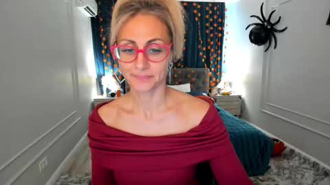 Snapshot of museofstage chatting on October 24, 2025, 12:34 pm Diana online show from October 24, 2025, 12:34 pm