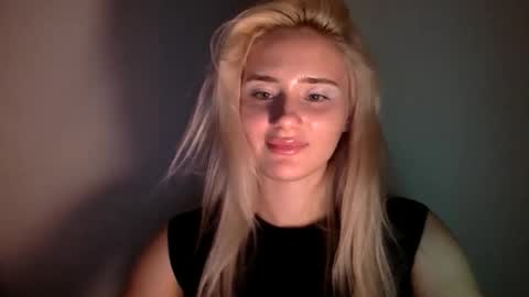 Snapshot of musescorner chatting on November 18, 2025, 6:34 pm musescorner online show from November 18, 2025, 6:34 pm