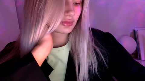Snapshot of musescorner chatting on May 21, 2026, 4:47 pm musescorner online show from May 21, 2026, 4:47 pm