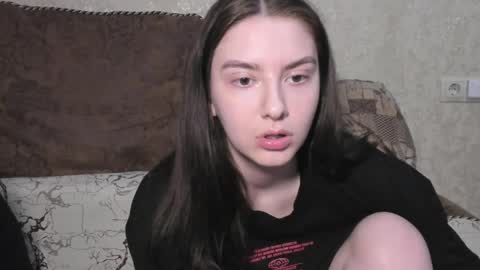 cute couple online show from March 30, 2026, 7:04 pm