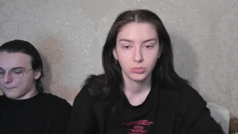 cute couple online show from April 3, 2026, 12:36 pm