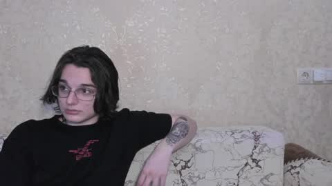 cute couple online show from April 24, 2026, 2:41 pm