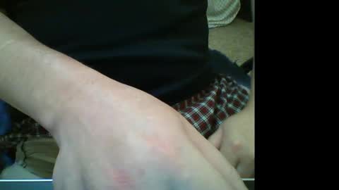 Snapshot of muzicdaddy4200 chatting on November 18, 2025, 5:12 am SubDaddy420 online show from November 18, 2025, 5:12 am