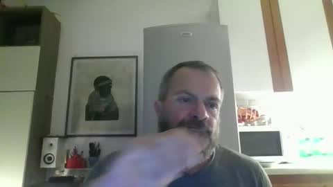 Snapshot of muzungu5 chatting on November 9, 2025, 10:08 pm muzungu5 online show from November 9, 2025, 10:08 pm