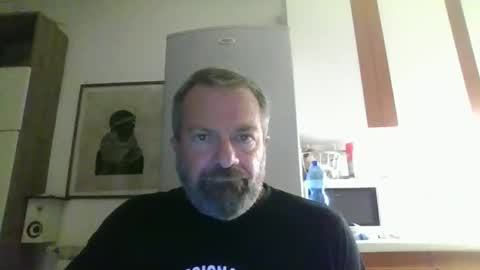 Snapshot of muzungu5 chatting on January 10, 2026, 5:15 pm muzungu5 online show from January 10, 2026, 5:15 pm