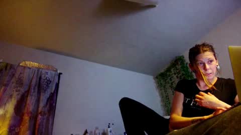 ghost mantis online show from April 28, 2026, 7:02 am