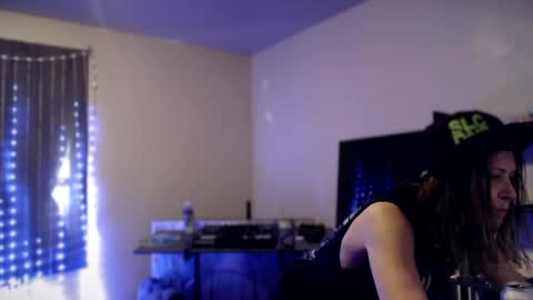 ghost mantis online show from April 29, 2026, 12:48 am