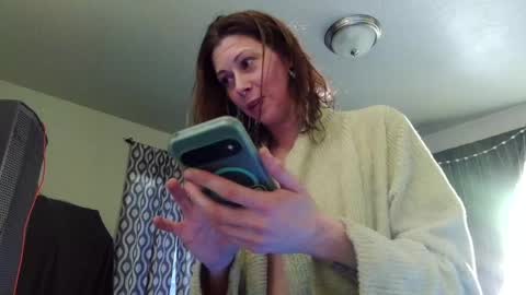 Snapshot of mvnt1s chatting on April 30, 2026, 2:45 pm ghost mantis online show from April 30, 2026, 2:45 pm