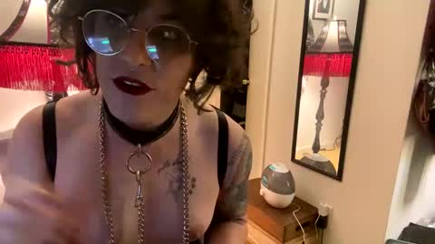 Snapshot of mxscary chatting on February 7, 2025, 1:04 am mxscary online show from February 7, 2025, 1:04 am