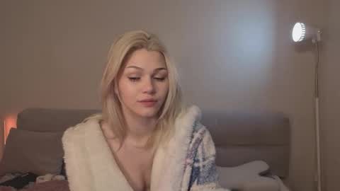 April online show from March 6, 2026, 8:05 pm